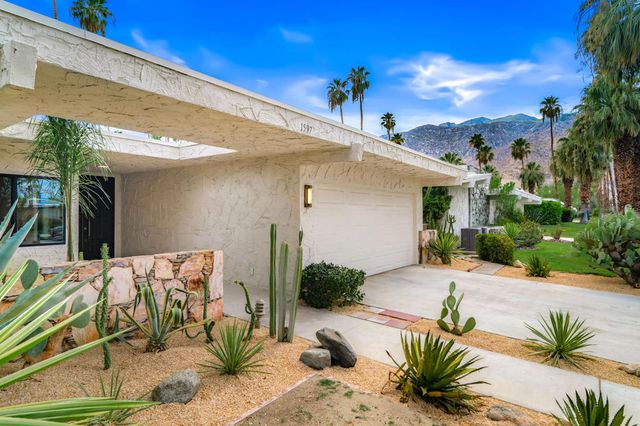 1597 E Sierra Way, Palm Springs, CA 92264