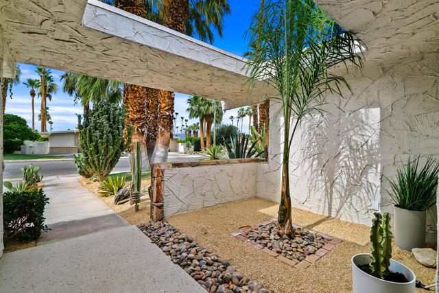 1597 E Sierra Way, Palm Springs, CA 92264