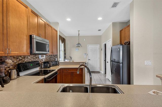 2922 WILLOW CREEK LANE, Kissimmee, FL 34741