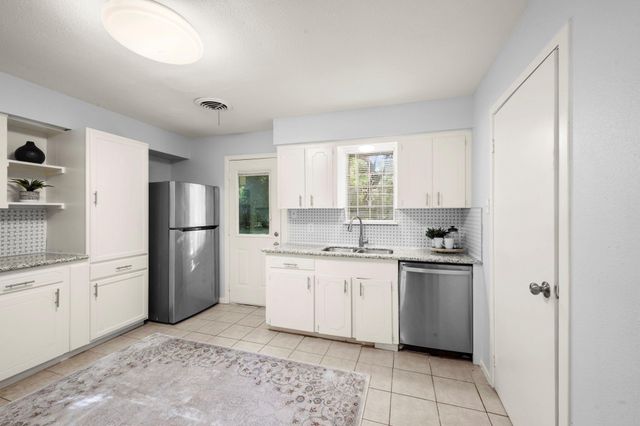 4326 Akard Street, Houston, TX 77047