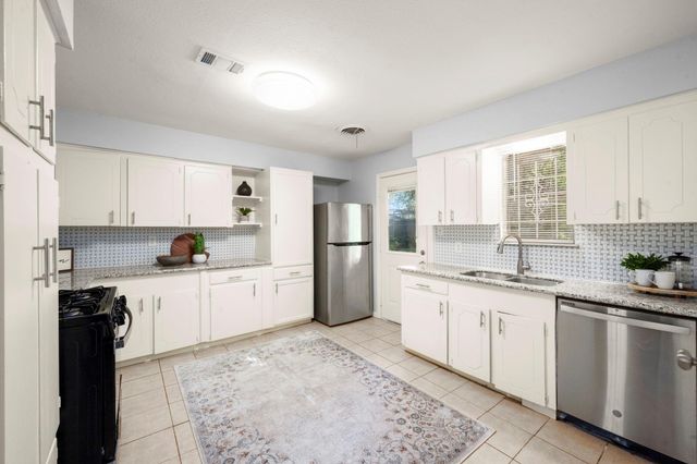 4326 Akard Street, Houston, TX 77047