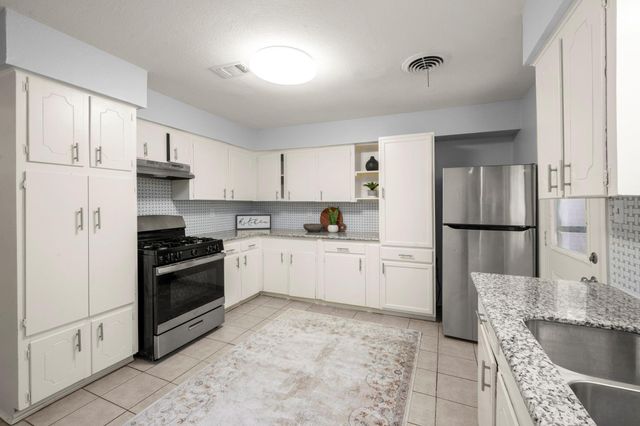 4326 Akard Street, Houston, TX 77047