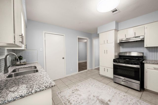 4326 Akard Street, Houston, TX 77047