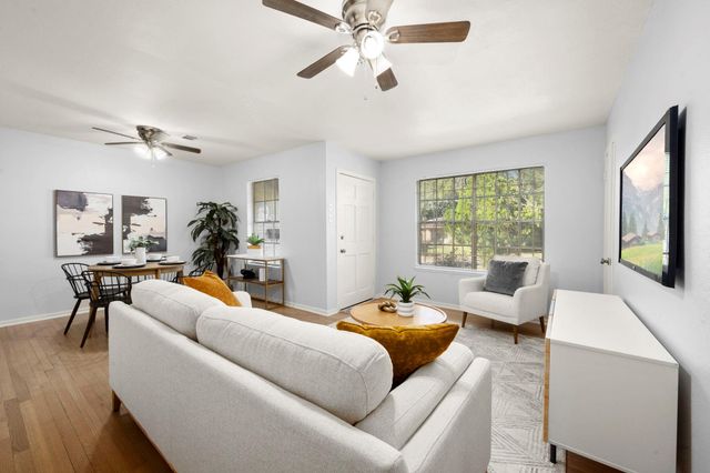 4326 Akard Street, Houston, TX 77047