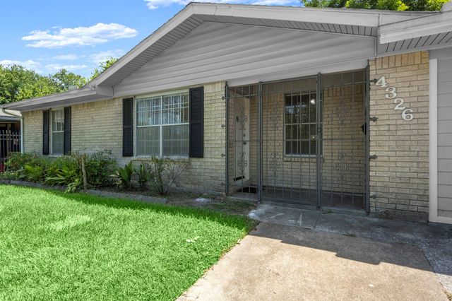 4326 Akard Street, Houston, TX 77047