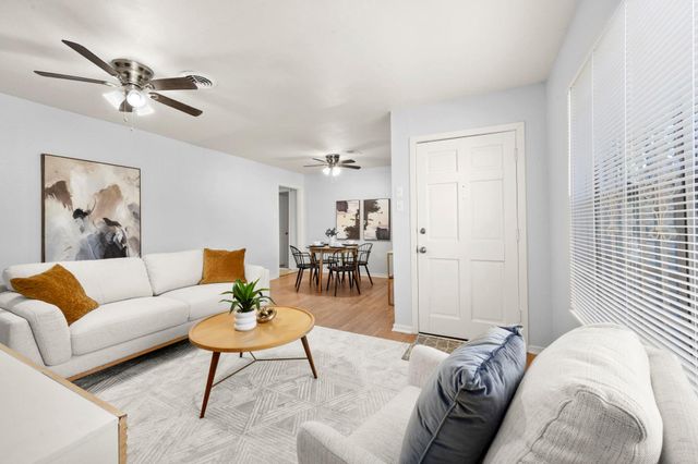 4326 Akard Street, Houston, TX 77047