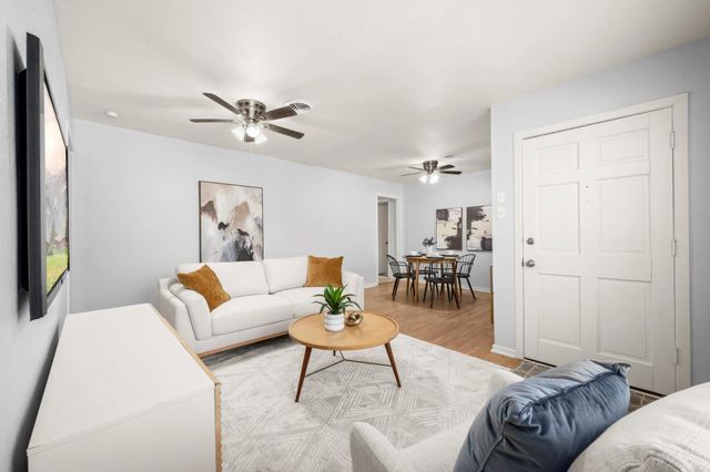 4326 Akard Street, Houston, TX 77047