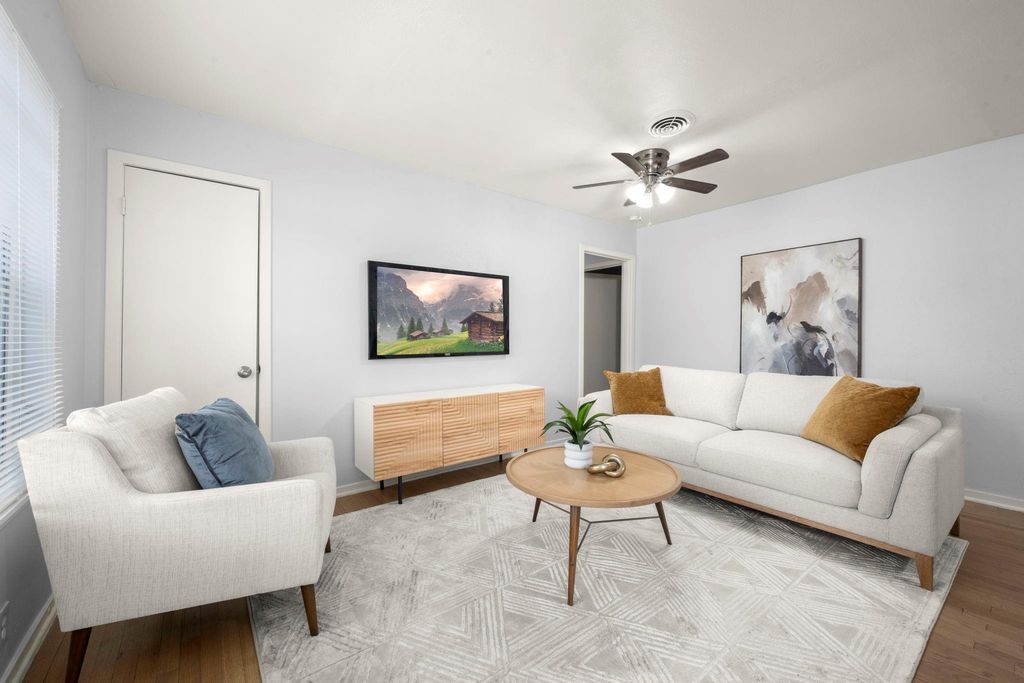 4326 Akard Street, Houston, TX 77047