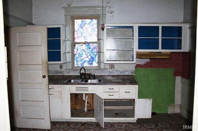 916 W 6Th Street, Marion, IN 46953