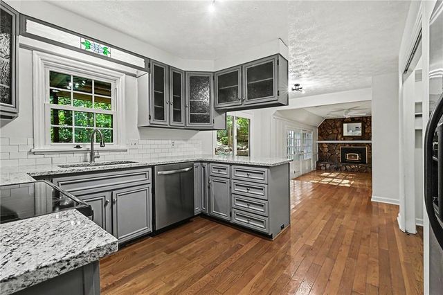 201 Hunting Creek Drive, Marietta, GA 30068