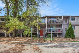 29860 W 12 Mile Road 604, Farmington Hills, MI 48334