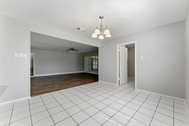 18 Panorama Drive, Conroe, TX 77304