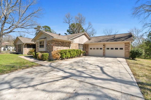 18 Panorama Drive, Conroe, TX 77304