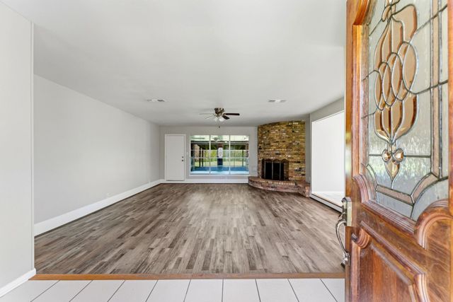 18 Panorama Drive, Conroe, TX 77304