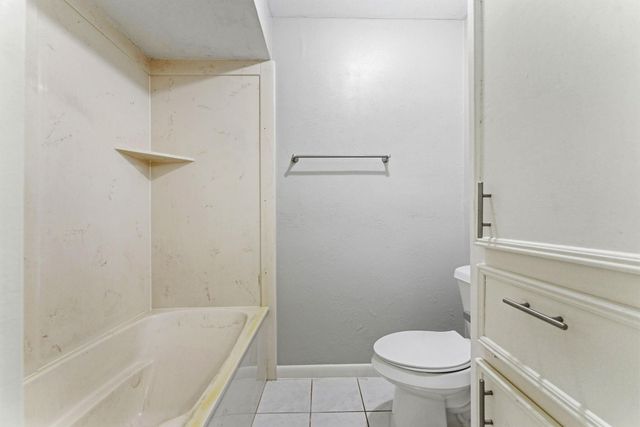 18 Panorama Drive, Conroe, TX 77304