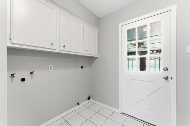 18 Panorama Drive, Conroe, TX 77304