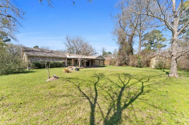 18 Panorama Drive, Conroe, TX 77304