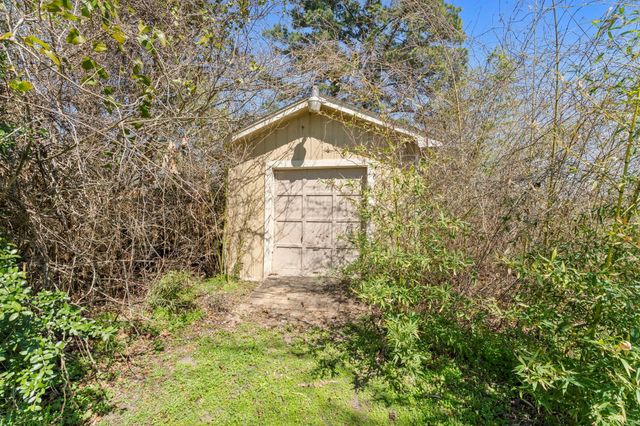 18 Panorama Drive, Conroe, TX 77304