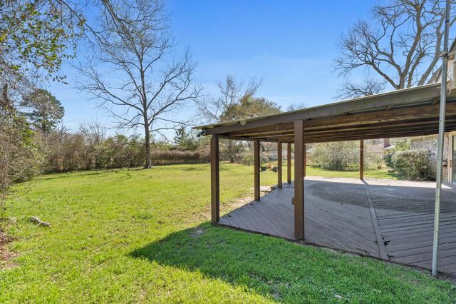 18 Panorama Drive, Conroe, TX 77304