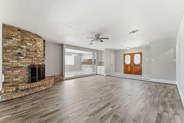 18 Panorama Drive, Conroe, TX 77304