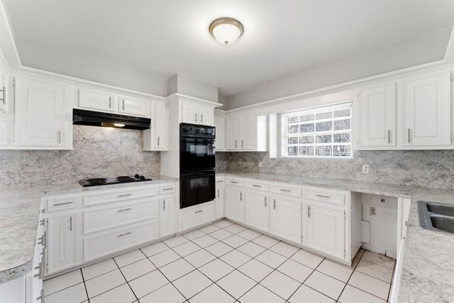 18 Panorama Drive, Conroe, TX 77304