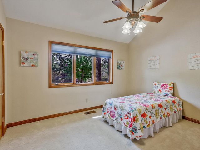 124 Mountain Oak Ct, Folsom, CA 95630