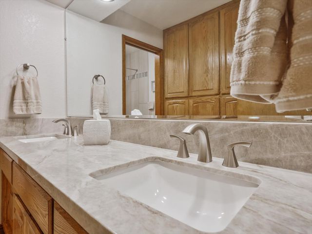 124 Mountain Oak Ct, Folsom, CA 95630