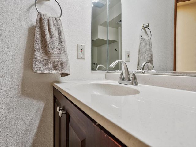 124 Mountain Oak Ct, Folsom, CA 95630