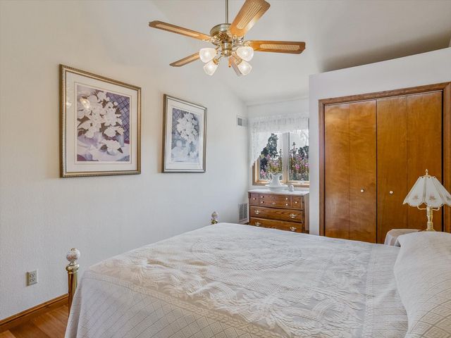 124 Mountain Oak Ct, Folsom, CA 95630