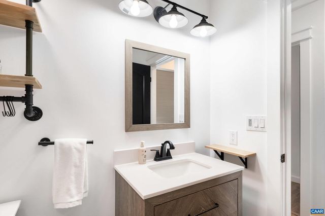 1 TARA CT, Palmyra, VA 22963