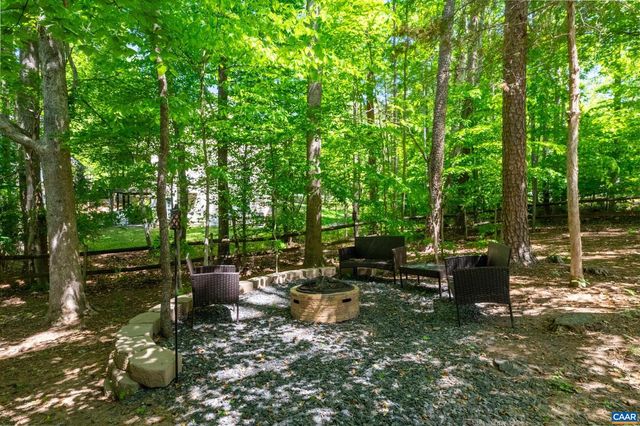 1 TARA CT, Palmyra, VA 22963