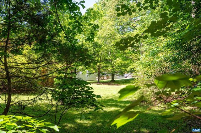 1 TARA CT, Palmyra, VA 22963