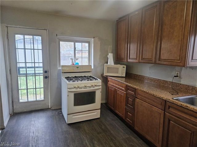 715 E 156th Street, Cleveland, OH 44110