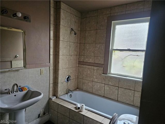715 E 156th Street, Cleveland, OH 44110