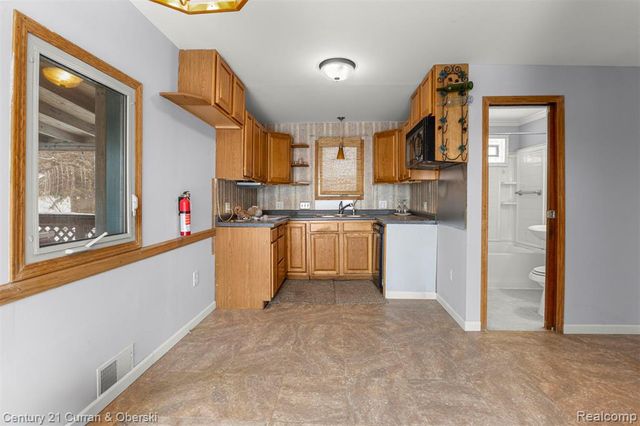 11531 Grant Street, Riverview, MI 48193