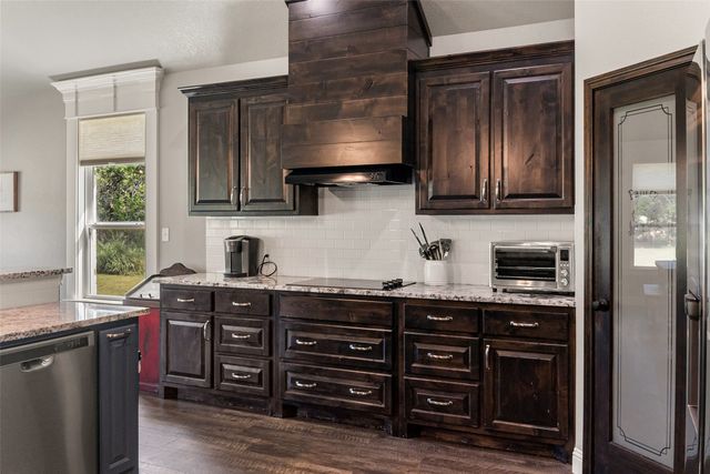 4905 Frio Drive, Granbury, TX 76048