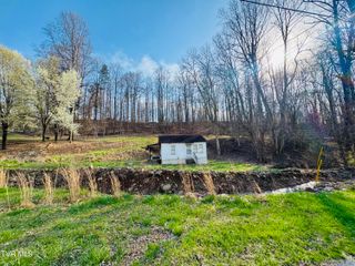 160 Bobs Hollow Road, Elizabethton, TN 37643