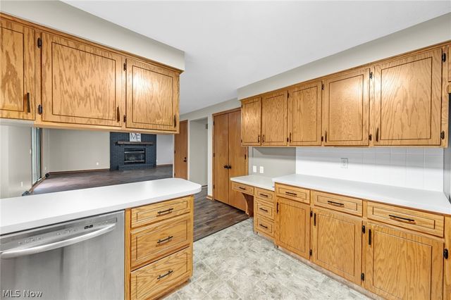 3845 Oakridge Drive NE, Louisville, OH 44641