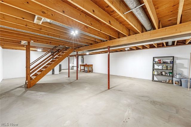 3845 Oakridge Drive NE, Louisville, OH 44641