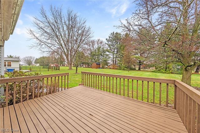 3845 Oakridge Drive NE, Louisville, OH 44641