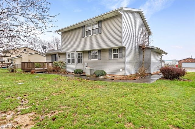 3845 Oakridge Drive NE, Louisville, OH 44641