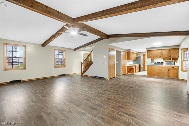 3845 Oakridge Drive NE, Louisville, OH 44641