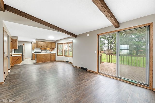 3845 Oakridge Drive NE, Louisville, OH 44641