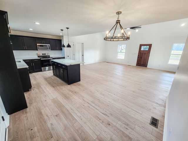 160 Wiseman Ln, Winchester, TN 37398