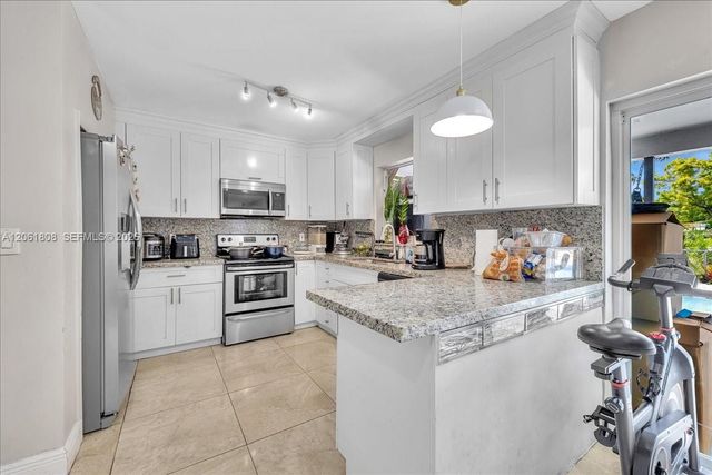 7819 SW 9th Street, North Lauderdale, FL 33068