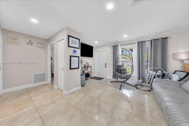 7819 SW 9th Street, North Lauderdale, FL 33068