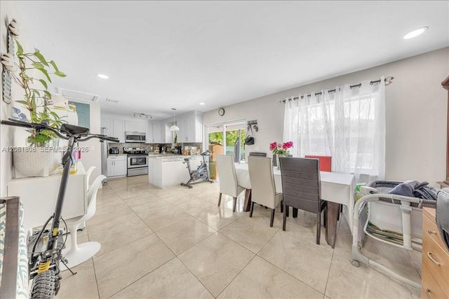 7819 SW 9th Street, North Lauderdale, FL 33068