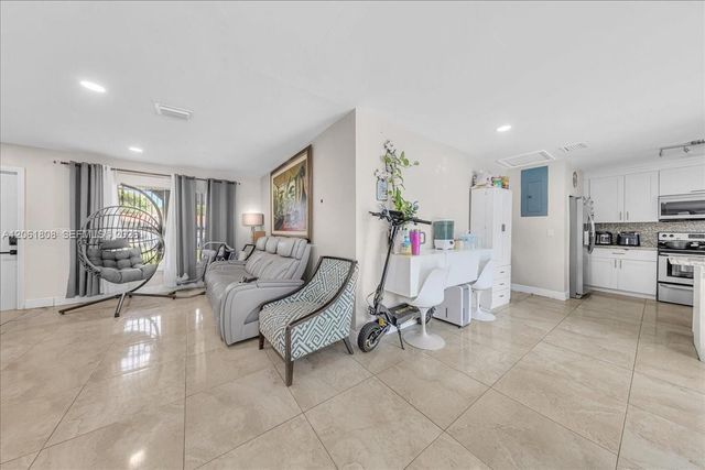 7819 SW 9th Street, North Lauderdale, FL 33068