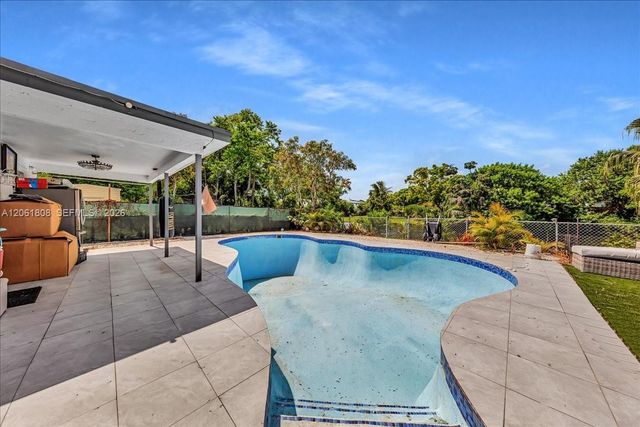 7819 SW 9th Street, North Lauderdale, FL 33068