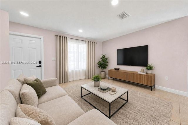 7819 SW 9th Street, North Lauderdale, FL 33068